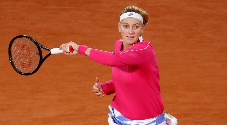 Kvitová zvládla v Paříži 1. kolo, Vondroušová finále neobhájí