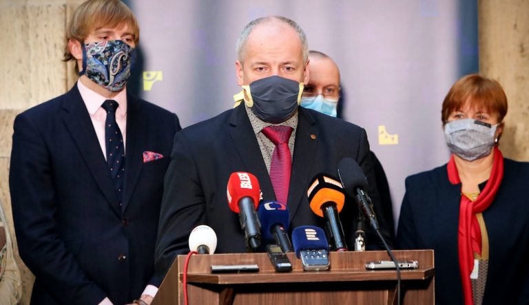 Nouzový stav by měl být podle Prymuly vyhlášen od pondělí, spolu s dalšími opatřeními