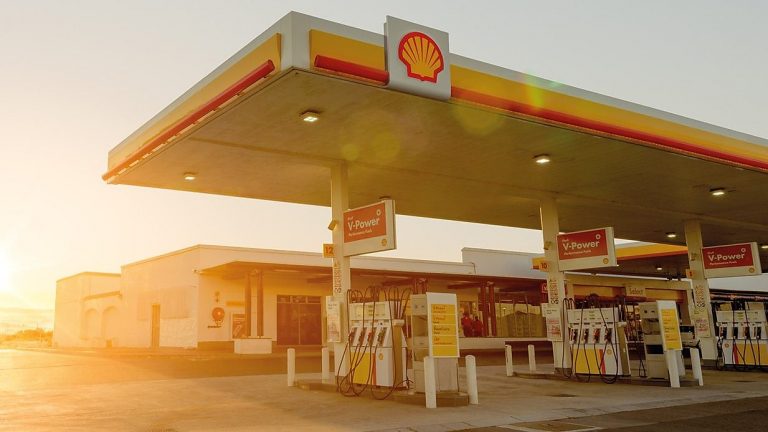 Shell zruší 9000 míst, nutí ho k tomu odklon od fosilních paliv