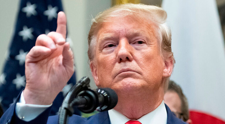 Prezident Trump využil předčasné hlasování, volil na Floridě