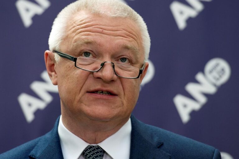 Faltýnek se omluvil za setkání s Prymulou v zavřené restauraci