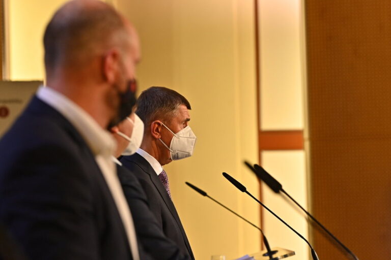 Pečlivě a léta budovaný marketing kolem Babiše se zhroutil. Je z něj směšná figurka