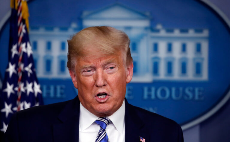 AP: Trumpova naděje na vítězství závisí na Floridě a Pensylvánii