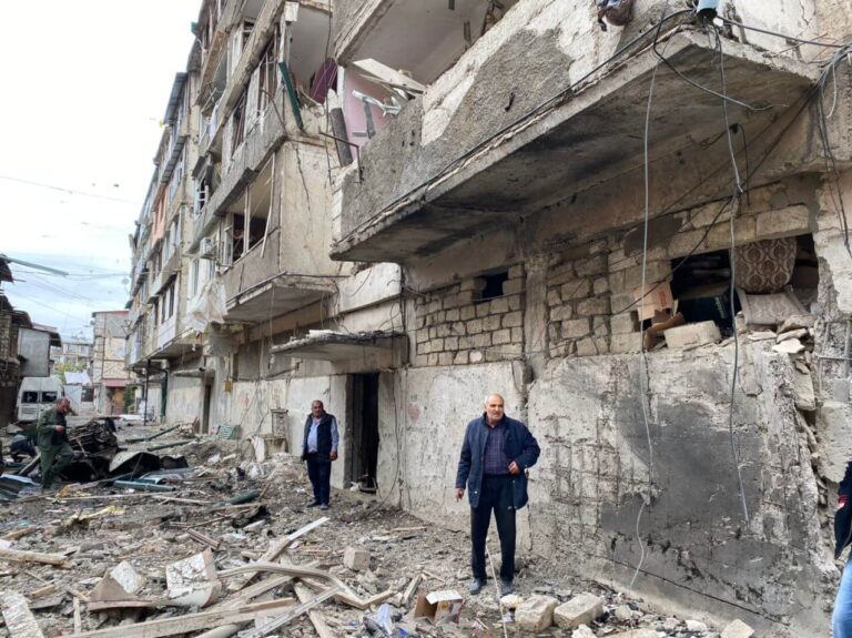 Baku hlásí zabité civilisty při ostřelování, Jerevan to popřel