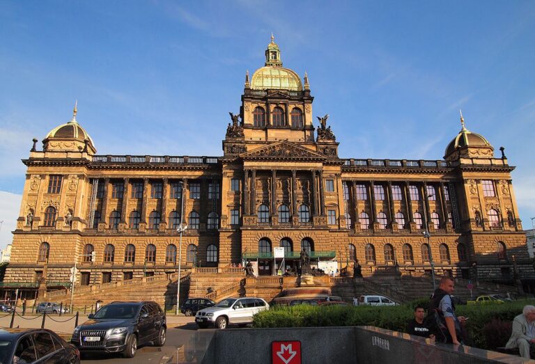 Když zavřete kulturu, naděláte z lidí stroje