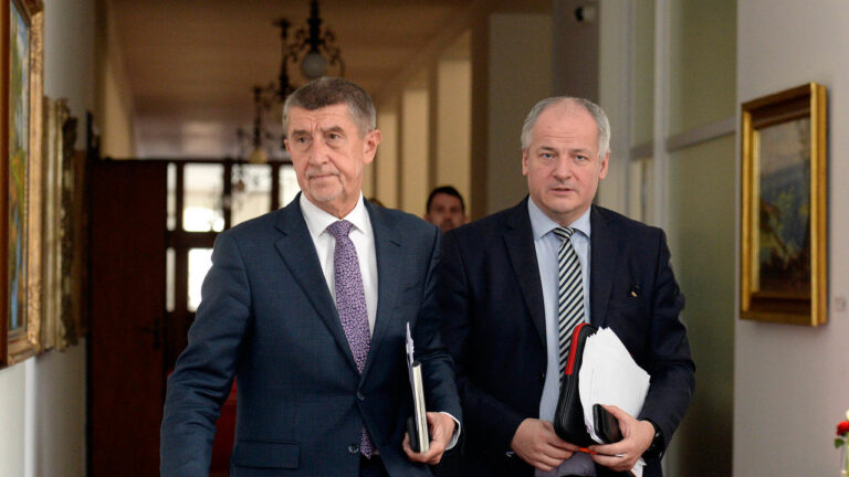 Prymula naznačil, že mohou přijít další opatření proti koronaviru