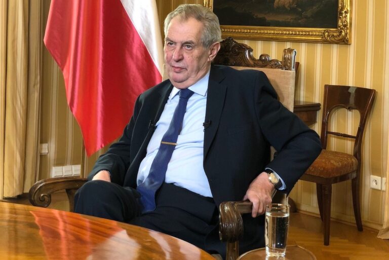 Prezident dnes vystoupí s projevem k situaci na jihu Moravy