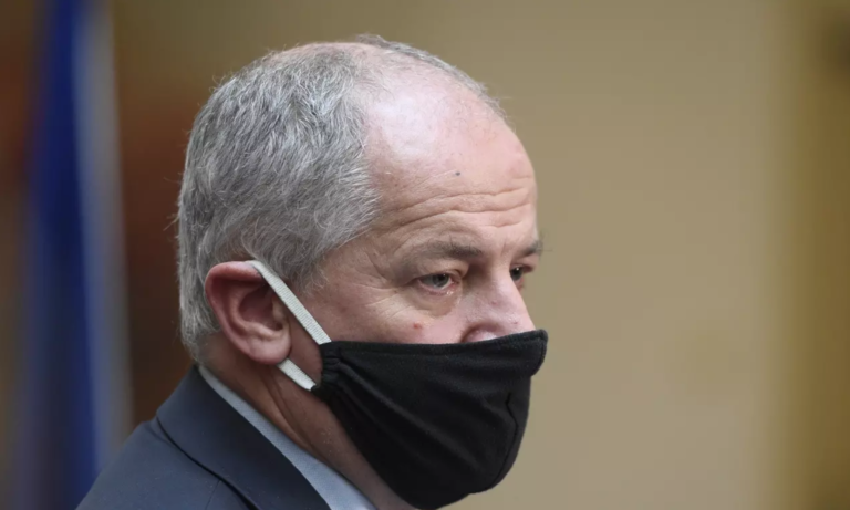 Prymula: Reprodukční číslo jsme srazili. Pozitivních je ale příliš