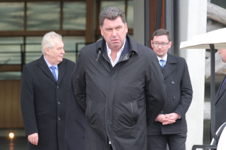 KOMENTÁŘE: Cesta pana Nejedlého, co to znamená pro Česko?