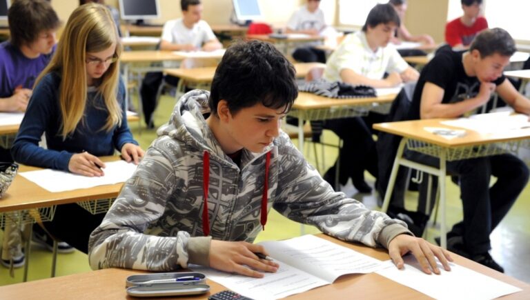 Od středy se částečně otevřou střední, vysoké i další školy