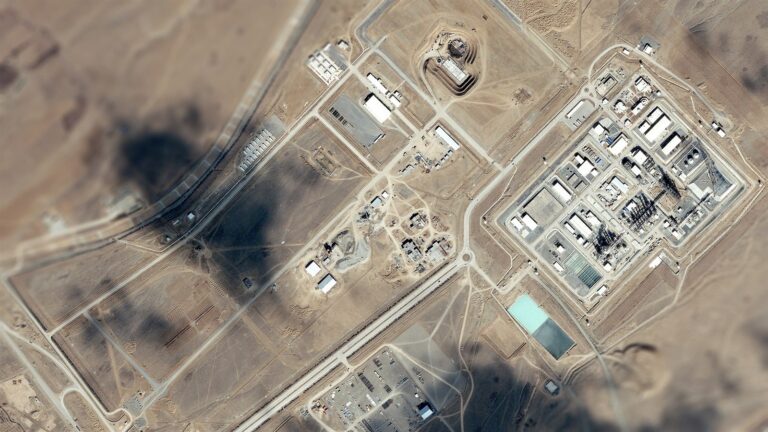 Média: Trump zvažoval útok na jaderné zařízení v Íránu