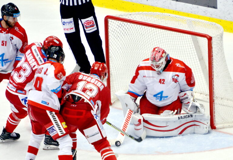 Neporažený Třinec přivítá Olomouc, Sparta se představí v Ostravě