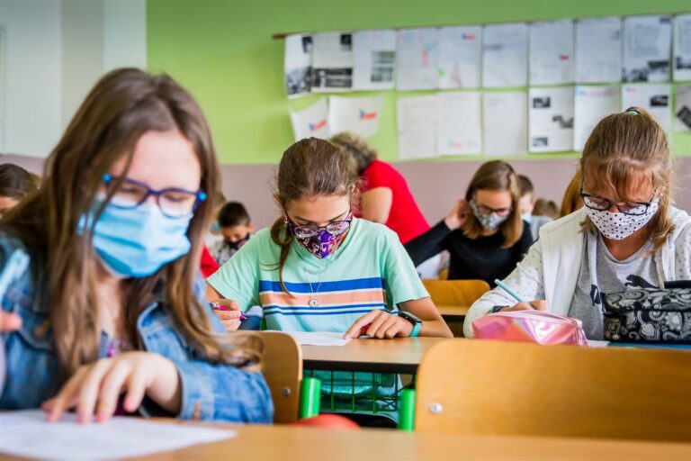 MŠMT: Děti mohou být ráno místo družin ve svých třídách