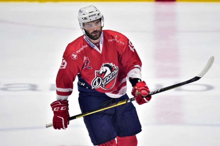 Pardubice vyřadily z kádru Kousala, prý řídil pod vlivem kokainu