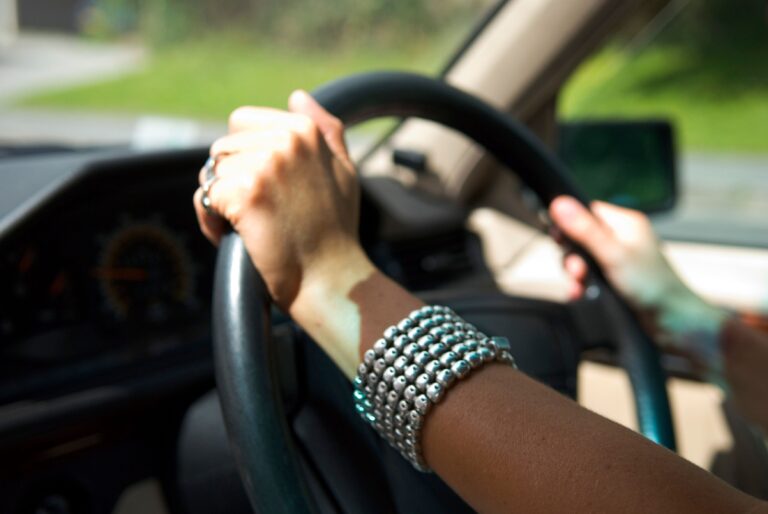 Na zkoušky čekají tisíce studentů autoškol, obnovení ovlivní úřady