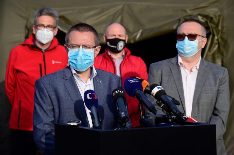 Dušek: Jsme v bodě zlomu, na experimenty není prostor