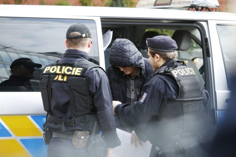 Policie zadržela muže podezřelého z úterní střelby v Příbrami