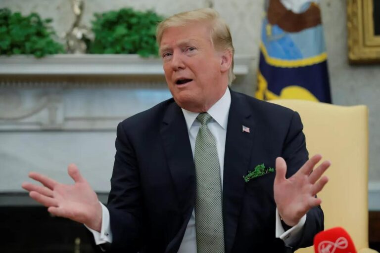 Trump Putinovi neustoupí a neukáže slabost, myslí si generálporučík ve výslužbě