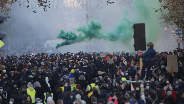 Ve Francii obžalovali čtyři policisty kvůli zbití černocha