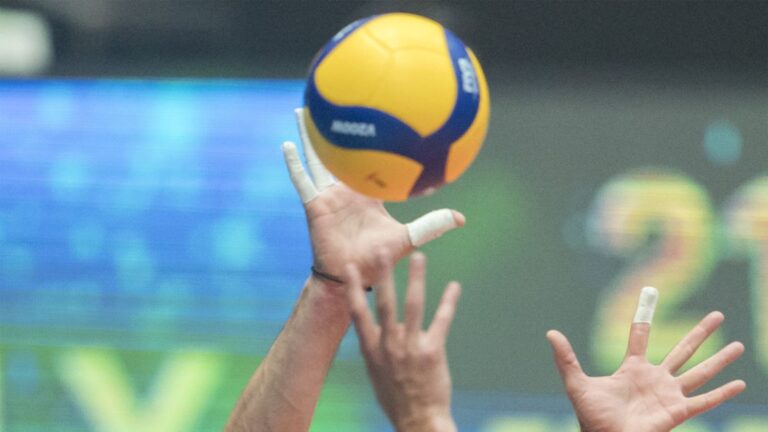 Halové míčové sporty mají výjimky, v pátek se může začít hrát