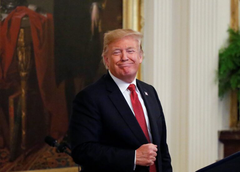 Trump pověřil svůj tým předáním moci Bidenovi