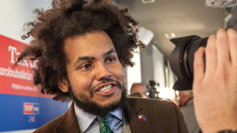 Opoziční expertní tým připravil vlastní protiepidemický systém