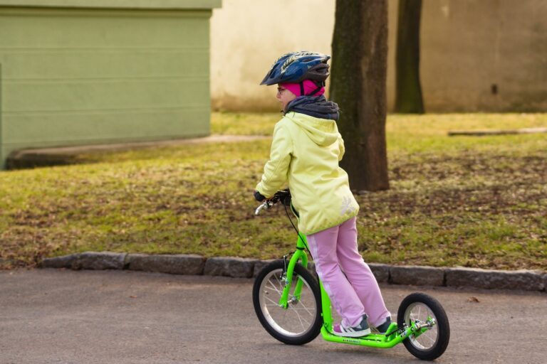 Za neplatiče alimentů patrně bude výživné na děti platit stát