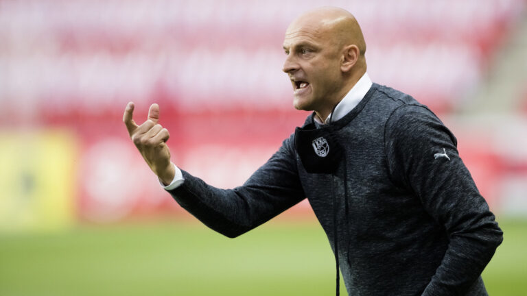 Plzeň podle Sportu po sérii špatných výsledků jedná o Guľovi