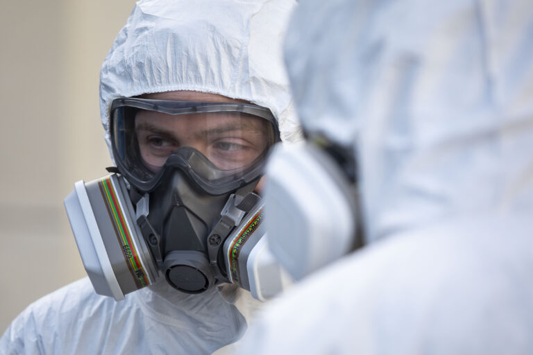 Čtvrtečních 11.553 nakažených bylo o 2500 víc než před týdnem