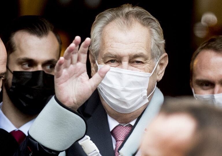 Konec Zemanovy éry. Česká republika vstupuje do nové reality.