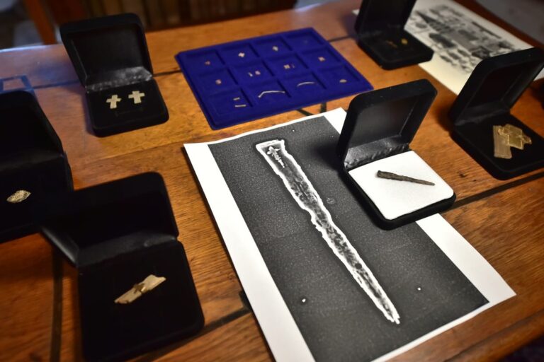 Archeologové zřejmě našli v Milevsku část hřebu z Kristova kříže