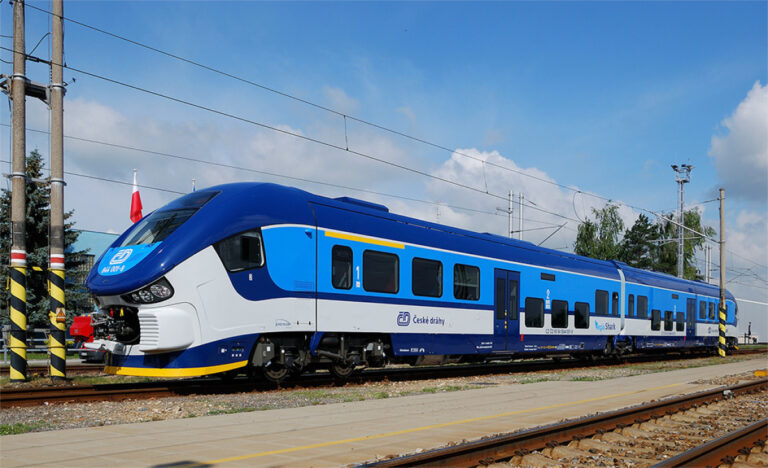 Na železnici platí nový jízdní řád, rozšíří jednotnou jízdenku