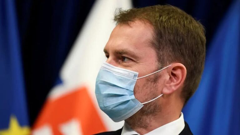 Chtěl bojovat s korupcí, zkouškou se mu stal covid. Matovičova pozice od jarního triumfu slábne