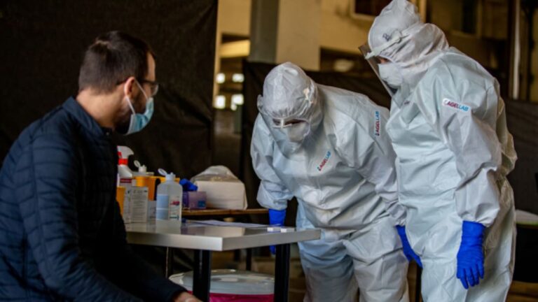 Rizikový index epidemie covidu zůstává na 84 bodech