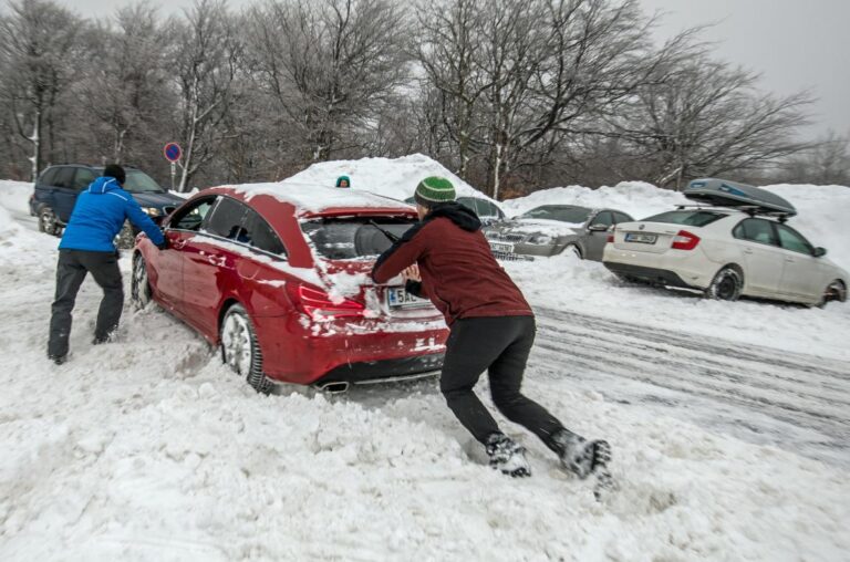 Silné sněžení způsobilo problémy ve Švýcarsku, Rakousku i Německu