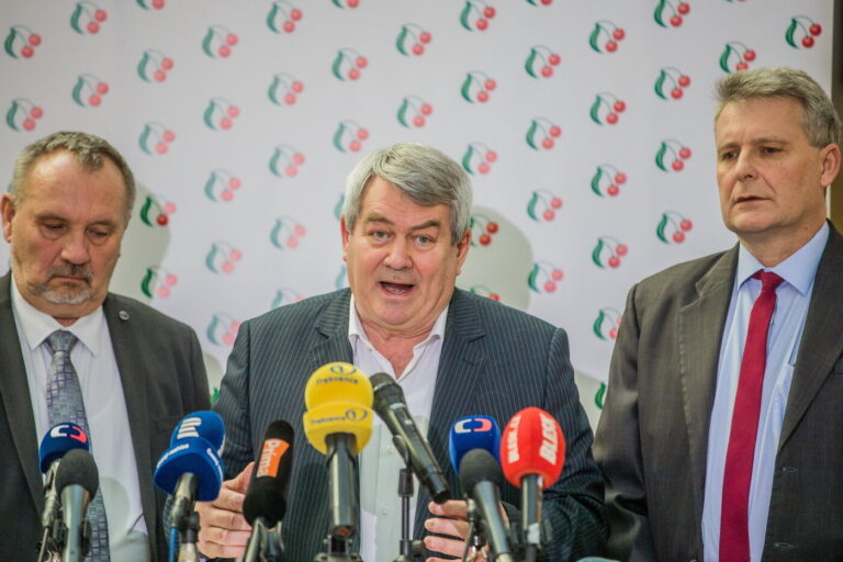 Kováčik:V KSČM je tendence nepodpořit prodloužení nouzového stavu