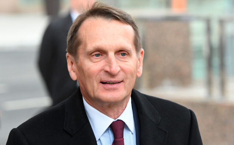 Odkud trčí Naryškinovy ​​uši. Pánové, katastrofa!