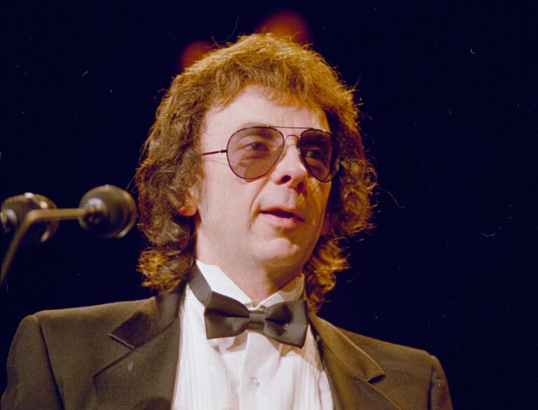 Zemřel hudební producent Phil Spector, spolupracoval s Beatles. Posledních 11 let strávil ve vězení