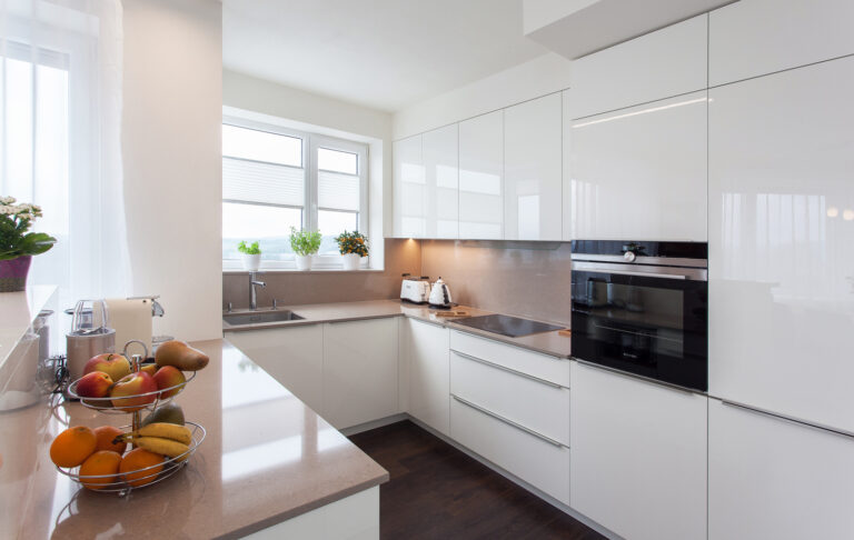 ECB varuje před rostoucím rizikem splasknutí bubliny na trhu s bydlením