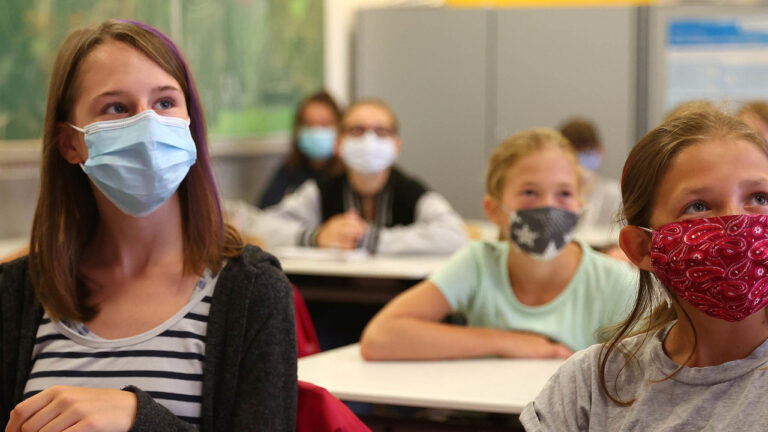 EDUin: Stát nemá plán pro vyrovnání nerovností z výuky on-line