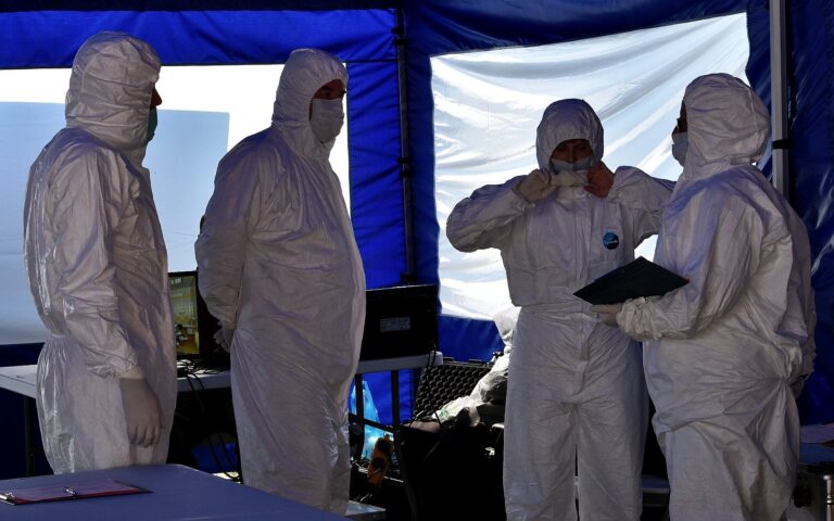 Rok s epidemií: Lidé hůř jí a víc konzumují alkohol, začali ale naopak šetřit