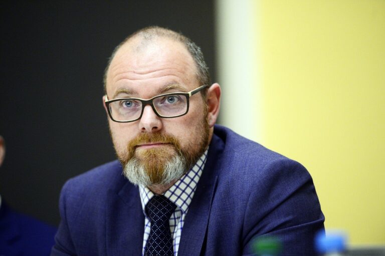 Ministr školství nesouhlasí s návrhem premiéra na úřední maturity