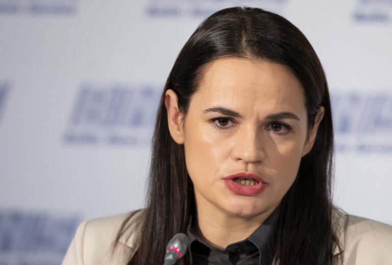 Cichanouská přiznala porážku demonstrací proti Lukašenkovu režimu