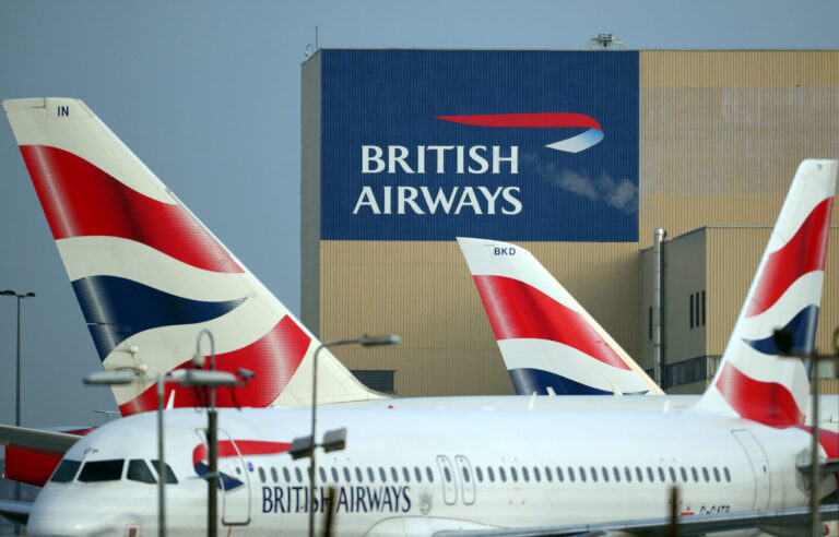 Vlastník British Airways má za rok 2020 kvůli pandemii rekordní ztrátu 194 miliard korun
