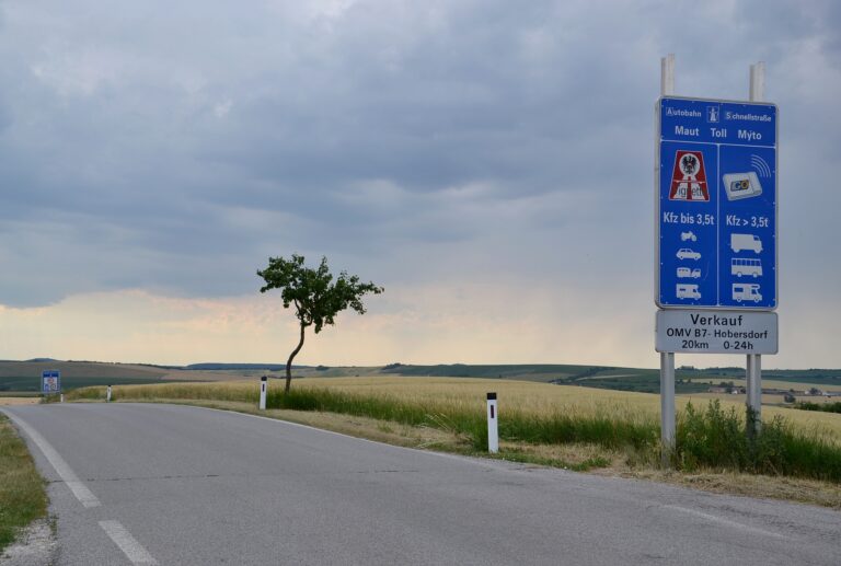 Rakousko ruší výjimky pro pendlery, budou muset doložit test