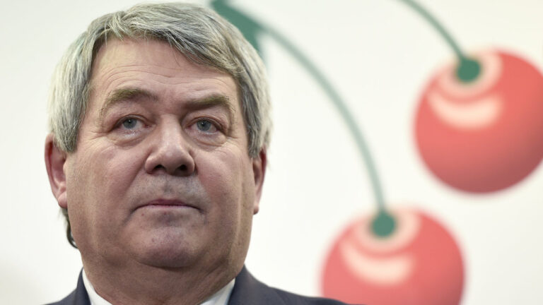 Komunisté během Velikonoc rozhodnou o další toleranci vlády ANO a ČSSD