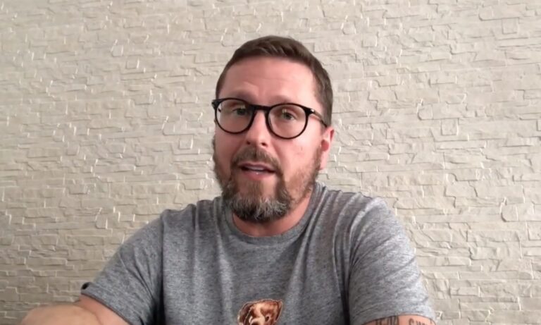 Neonacismus. Kdo křičí? A za co?