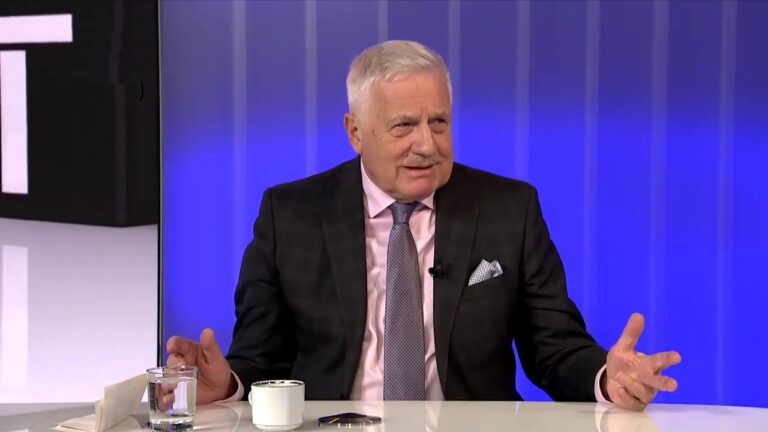 Odpůrce roušek a očkování Václav Klaus má covid. Léčit se bude doma