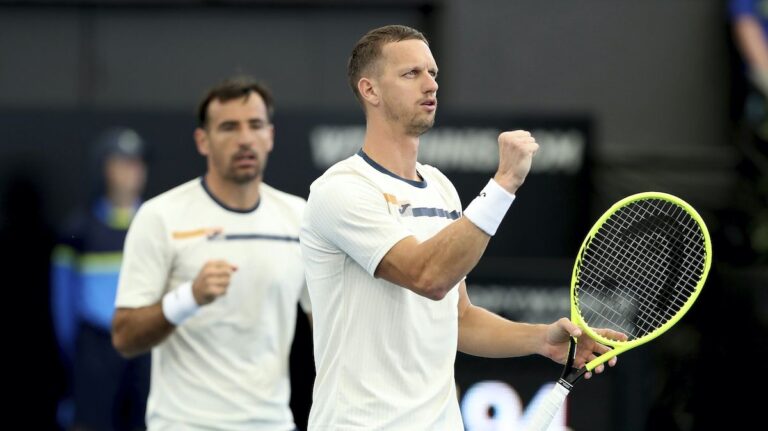 Deblovými šampiony Australian Open jsou Dodig s Poláškem