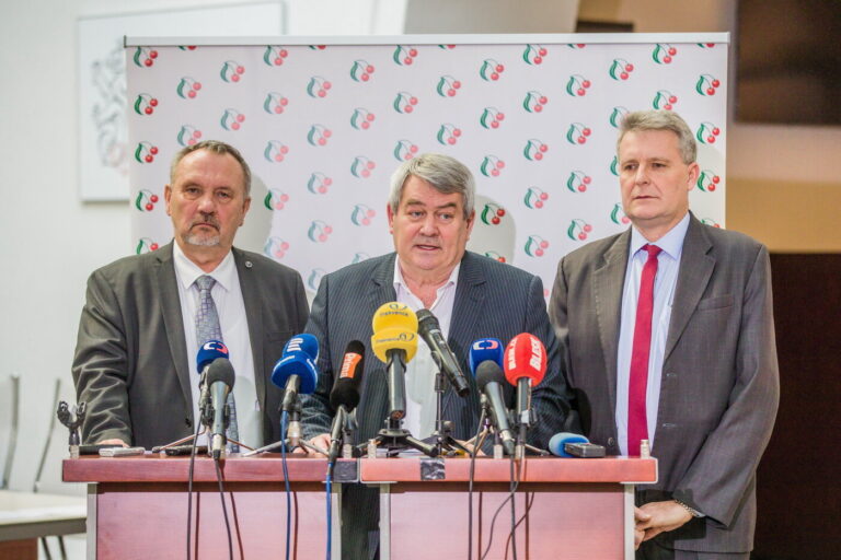 KSČM chce kvůli toleranční dohodě s Babišem dál jednat